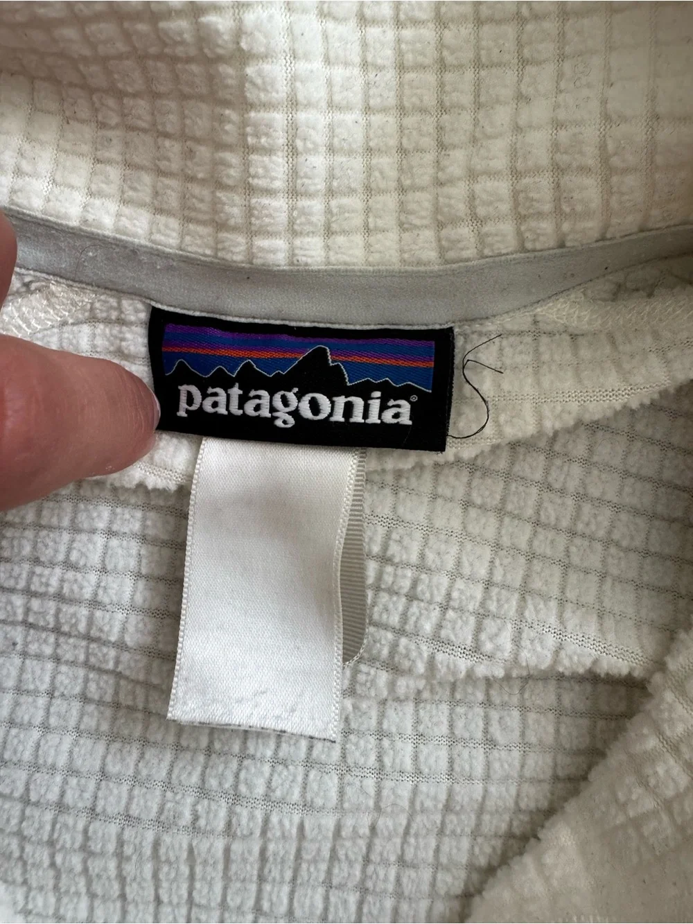 Patagonia Women's Cream Grid-Textured Full-Zip Jacket - Picture 3 of 3